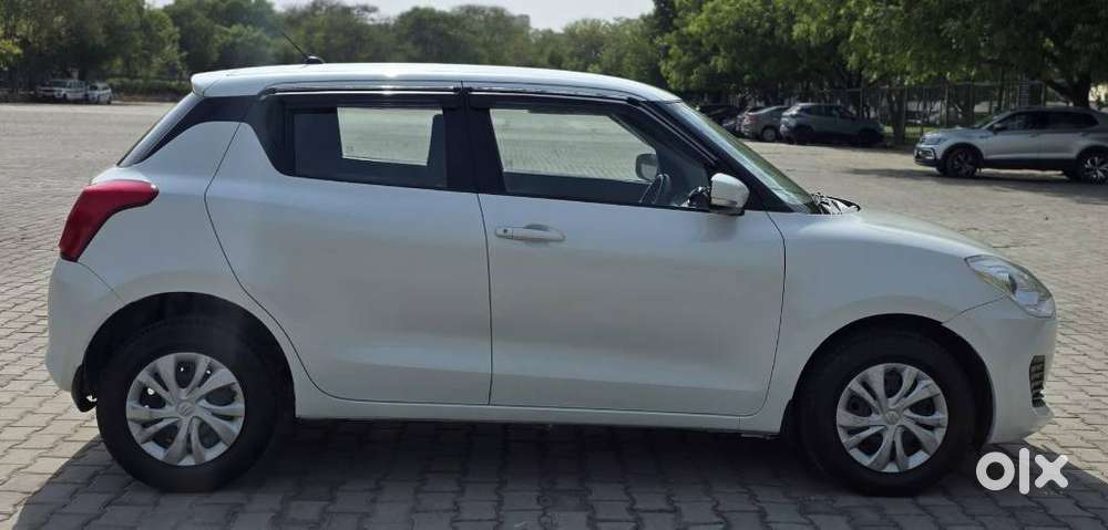 Maruti Suzuki Swift 1.2 Vxi Glory Edition, 2023, Petrol
