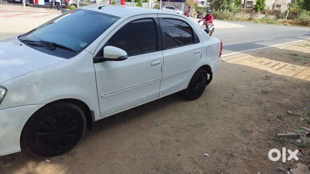 Toyota Etios 1.5 V 2017