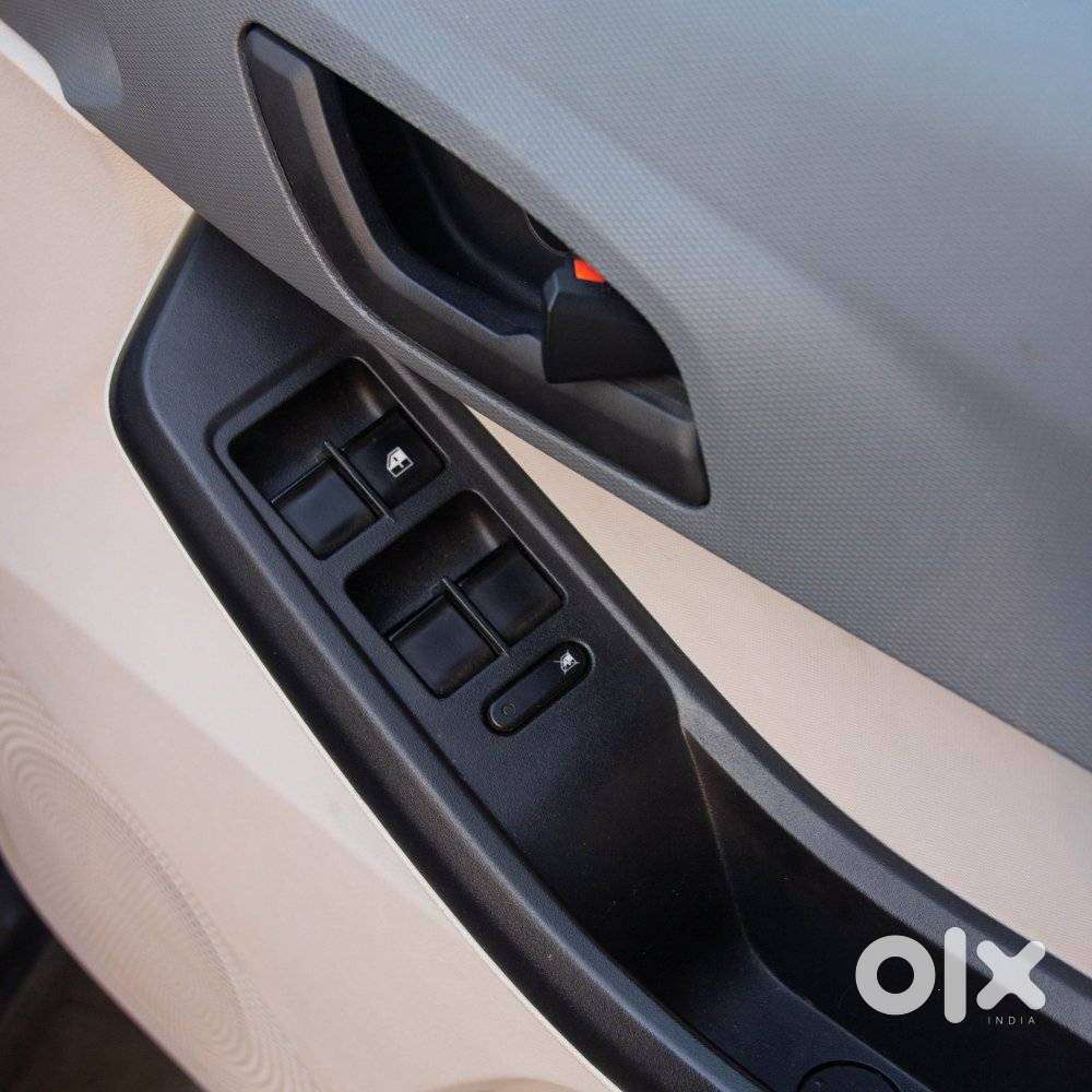 Tata Tiago Xt Icng, 2025, Petrol