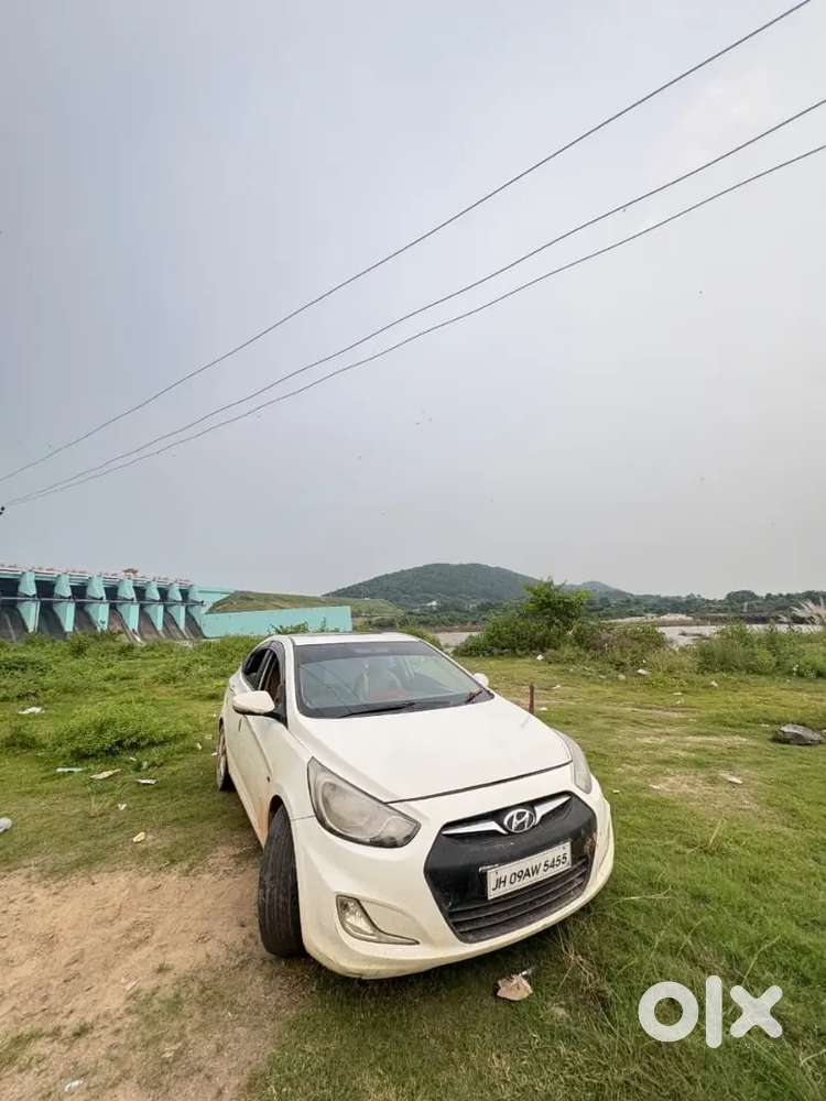 Hyundai Verna Fluidic 2011 Petrol At