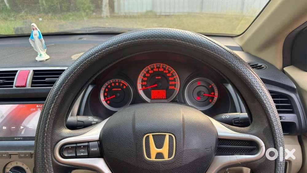 Well Maintained Doctor Used Honda City 2010