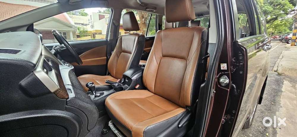 Toyota Innova Crysta 2.8z Automatic, 2016, Diesel