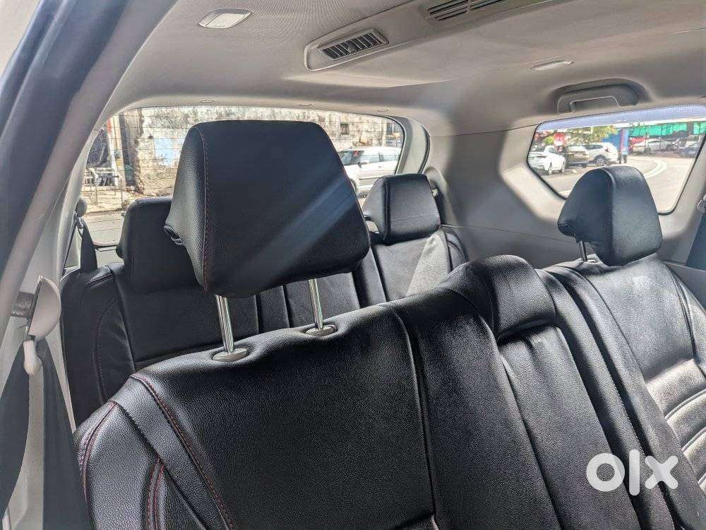 Mahindra Marazzo M6, 2020, Diesel