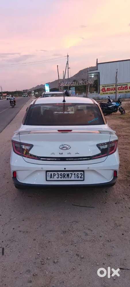 Hyundai Aura 1.2 S 2023 Petrol+cng Manual Milege 31kms /liter