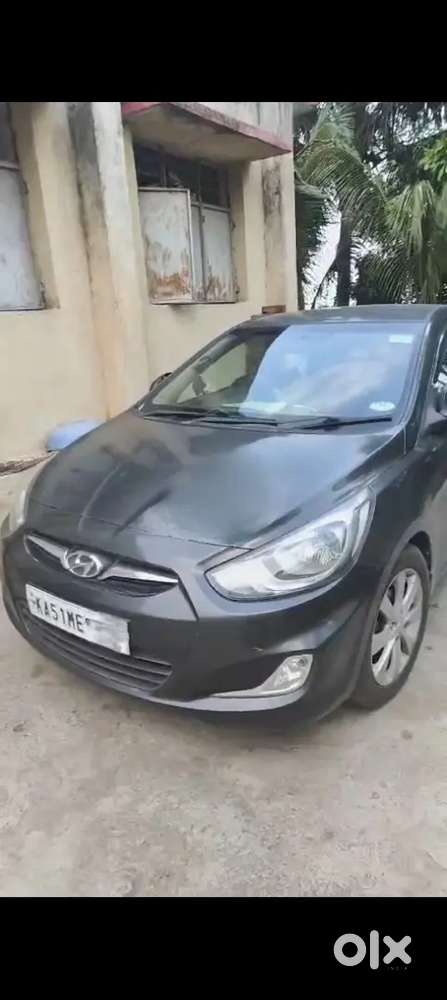 Verna Sx 2013 
5th Owner . 
Bought New Venue So Selling 
Top Model.
Di