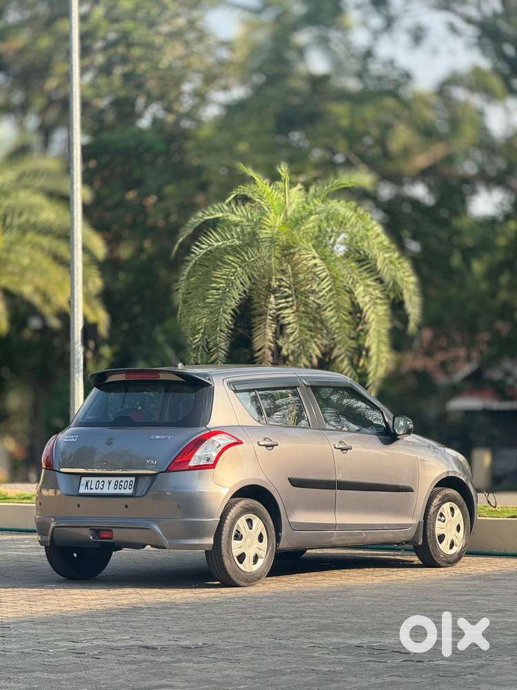 Maruti Suzuki Swift Vxi Abs Bsiv, 2015, Petrol