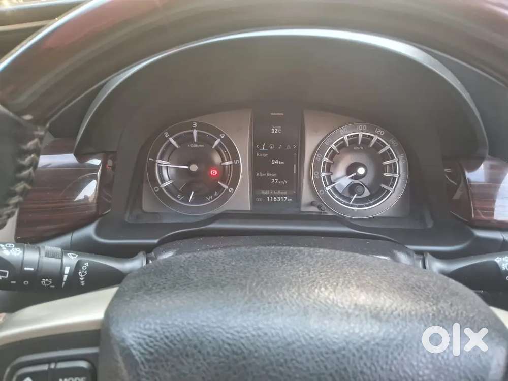 Toyota Innova Crysta 2017 Diesel Manual 115000 Km