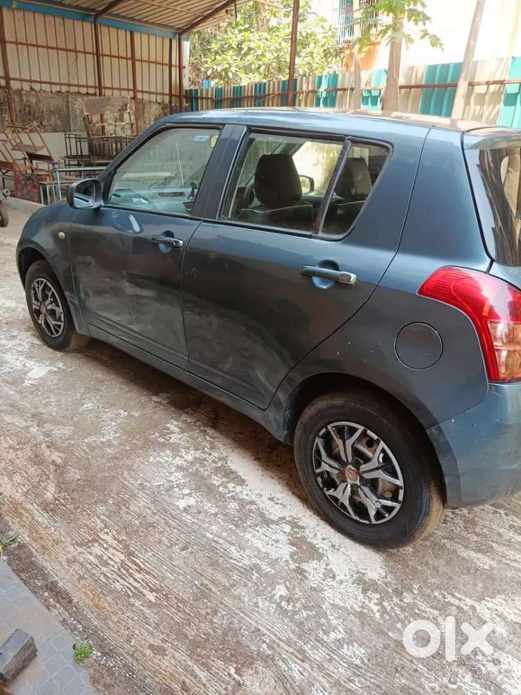 Maruti Suzuki Swift 2009 Cng .