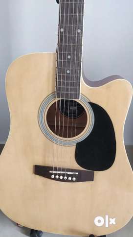 Semi Acoustic Guitar in Ghaziabad Free classifieds in Ghaziabad OLX