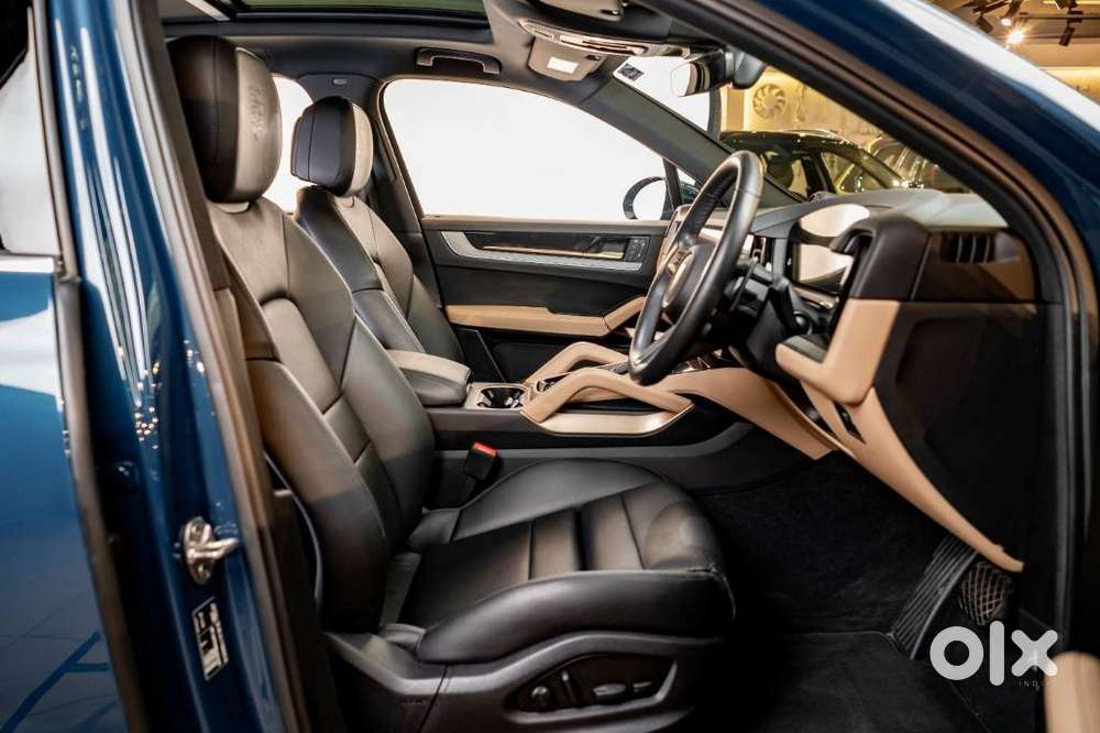 Porsche Cayenne V6 Tiptronic, 2023, Petrol