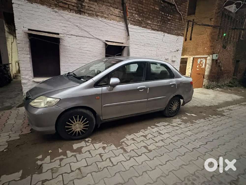 1,20,000honda City Zx 2004
