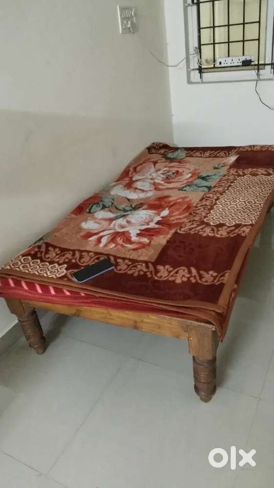 Double Iron Bed & Wooden Diwan