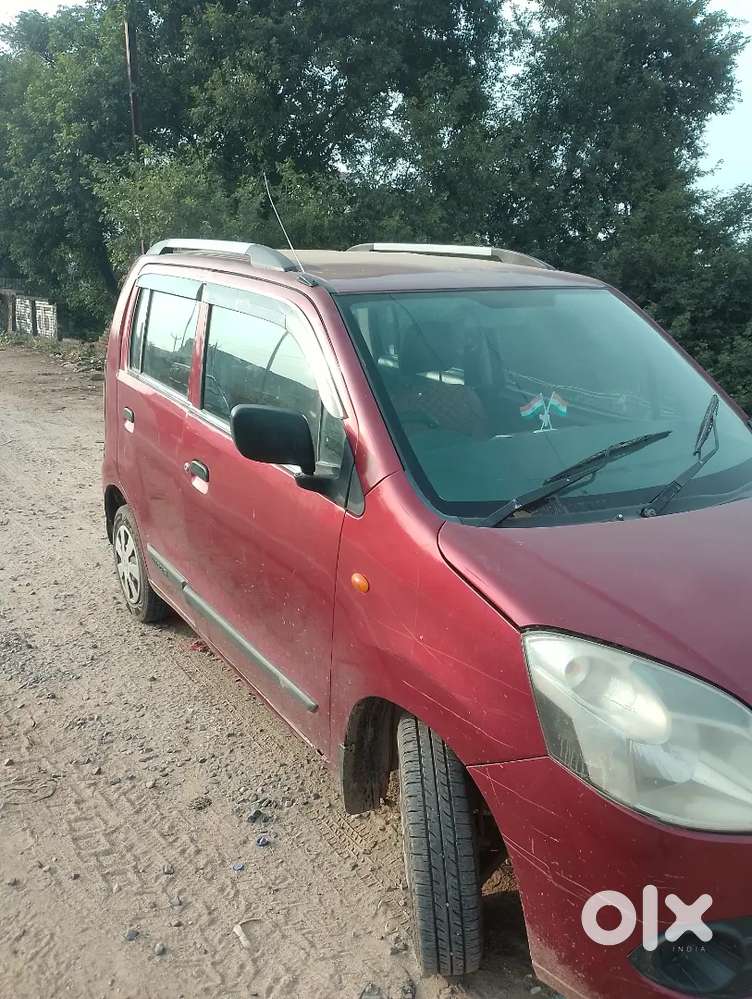 गुड कंडीशन न्यू ब्रांड टायर