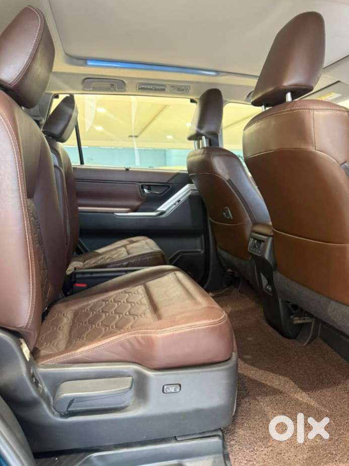 Toyota Innova Hycross 2.0 Zx Hybrid 7 Str, 2024, Petrol