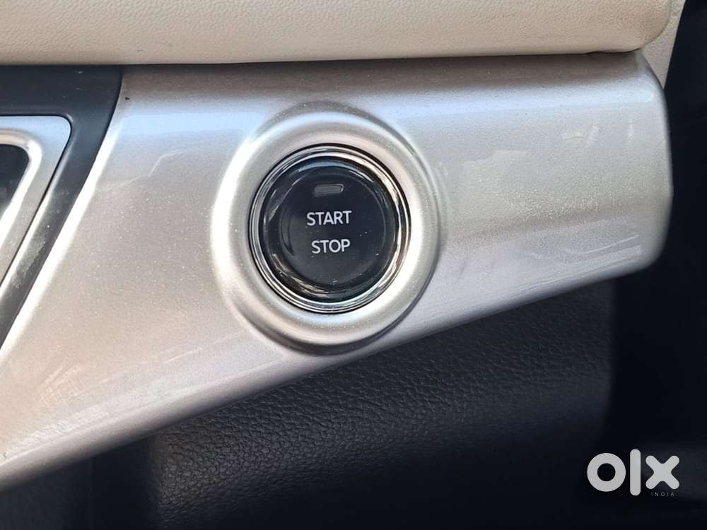 Mahindra Xuv700 2.0 Ax 7 Petrol At Str, 2023, Petrol