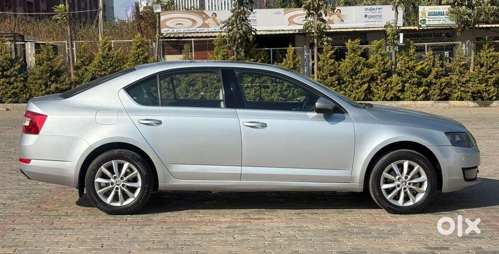 Skoda Octavia Combi L And K 1.9 Tdi (mt), 2016, Diesel