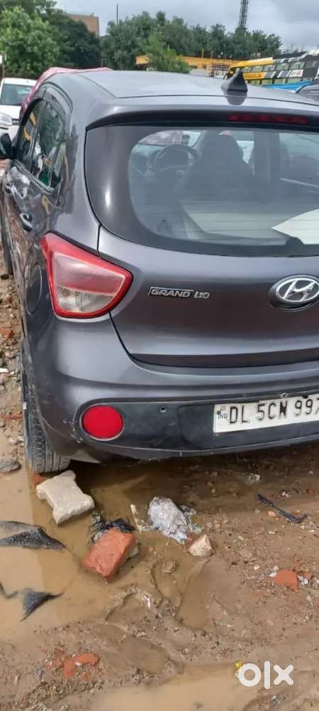 Hyundai Grand I10 Sportz 2017 Cng Company Fitted