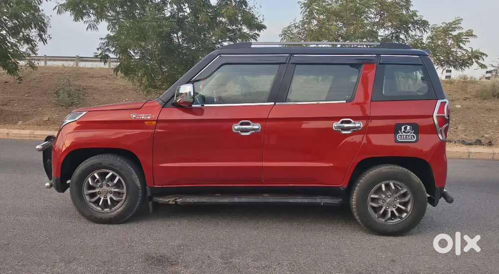 Mahindra Tuv 300 2018 Dual Tone