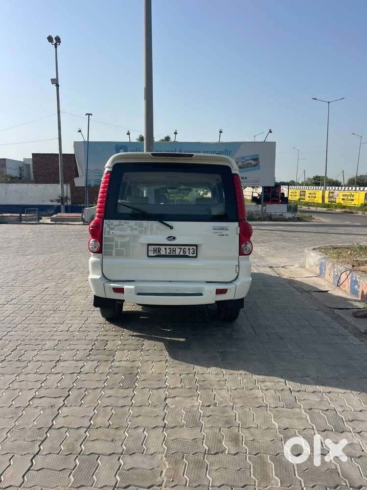 Mahindra Scorpio Vlx 2wd Abs At Bsiii, 2014, Diesel