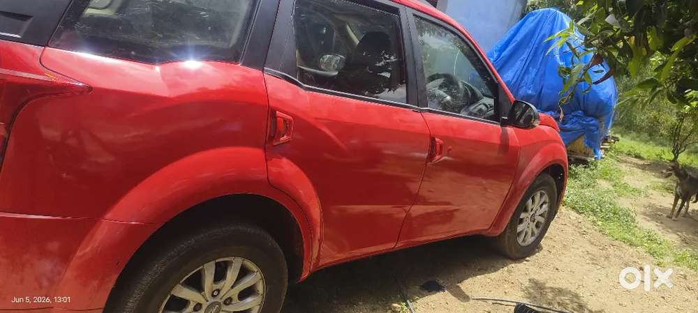 Mahindra Xuv500 W10 2015