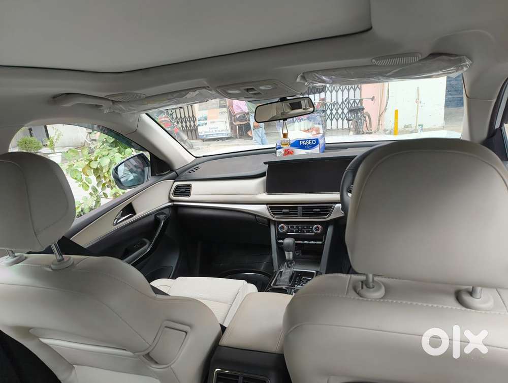 Mahindra Xuv700 2.0 Ax 7 Petrol At Luxury Pack Str, 2025, Petrol