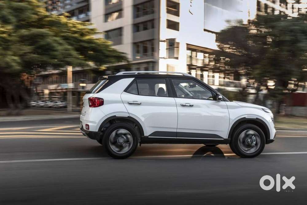 Hyundai Venue 2019 Petrol 120000 Km Driven