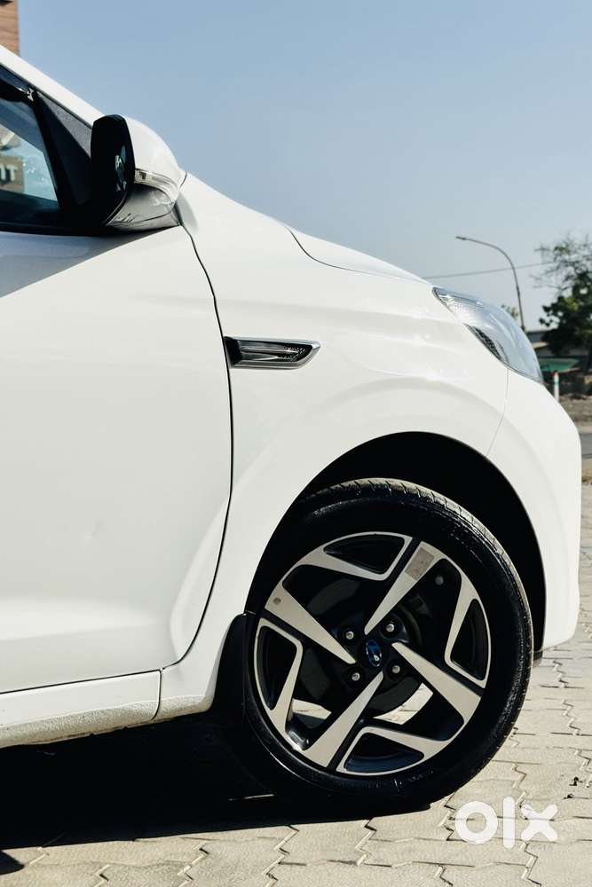 Hyundai Aura 1.2 Sx Cng, 2023, Cng & Hybrids