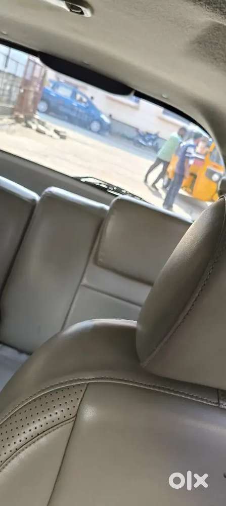 Toyota Innova 2.5 V 2015
