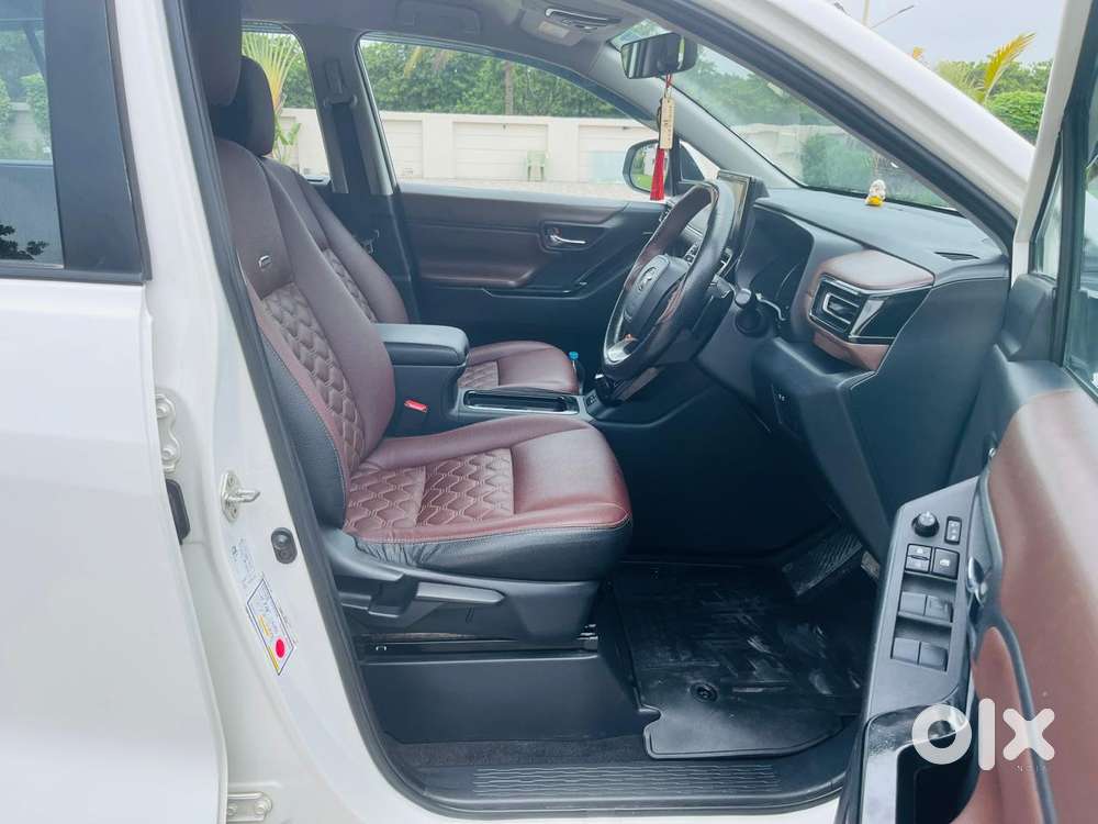Toyota Innova Hycross 2.0 Vx (o) Hybrid 7 Str, 2023, Petrol