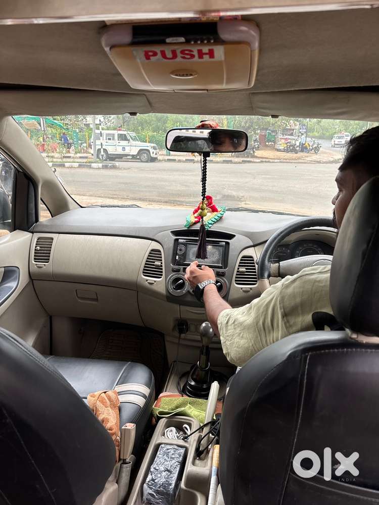 Toyota Innova 2010