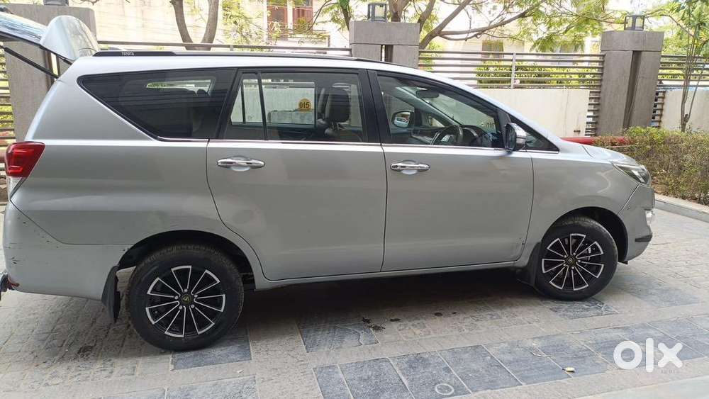 Toyota Innova Crysta 2017 Diesel Well Maintained