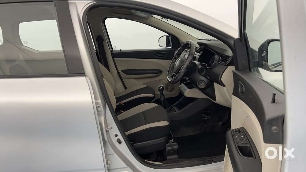 Renault Triber Rxt, 2023, Petrol