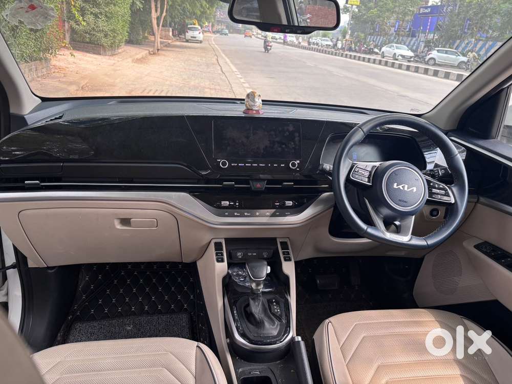 Kia Carens 2023 Petrol