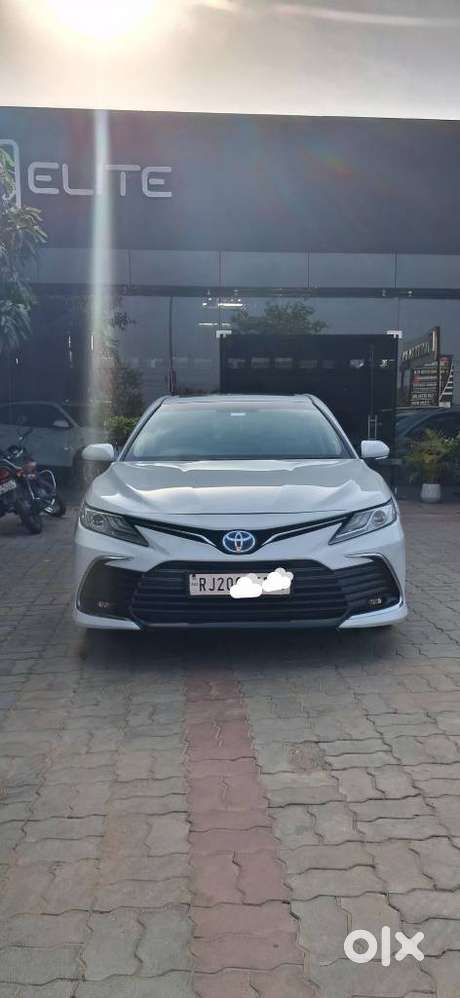 Toyota Camry, 2023, Petrol
