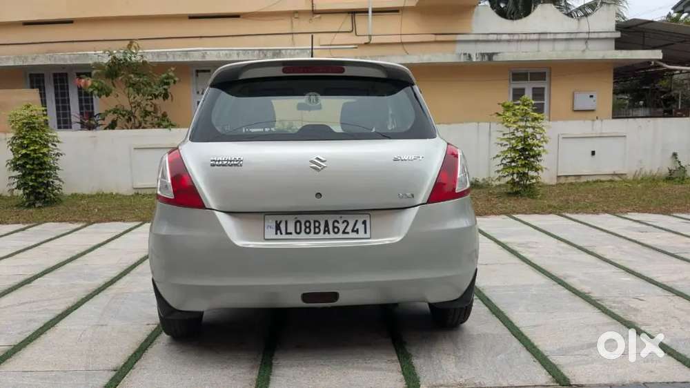 Maruti Suzuki Swift 2013 Petrol 142000 Km Driven