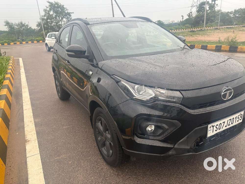 Tata Nexon 1.2 Revotron Xza Plus Luxs Red Dark Edition Amt, 2023, Pe..