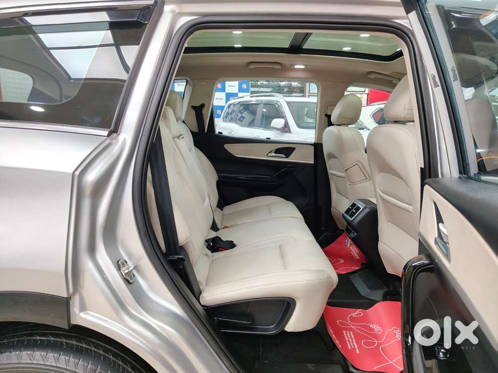 Mahindra Xuv700 2.2 Ax 7 Diesel At Luxury Pack Str Awd, 2022, Diesel