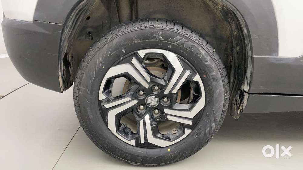 Maruti Suzuki Brezza 1.5 Zxi At Smart Hybrid Dual Tone, 2023, Petrol