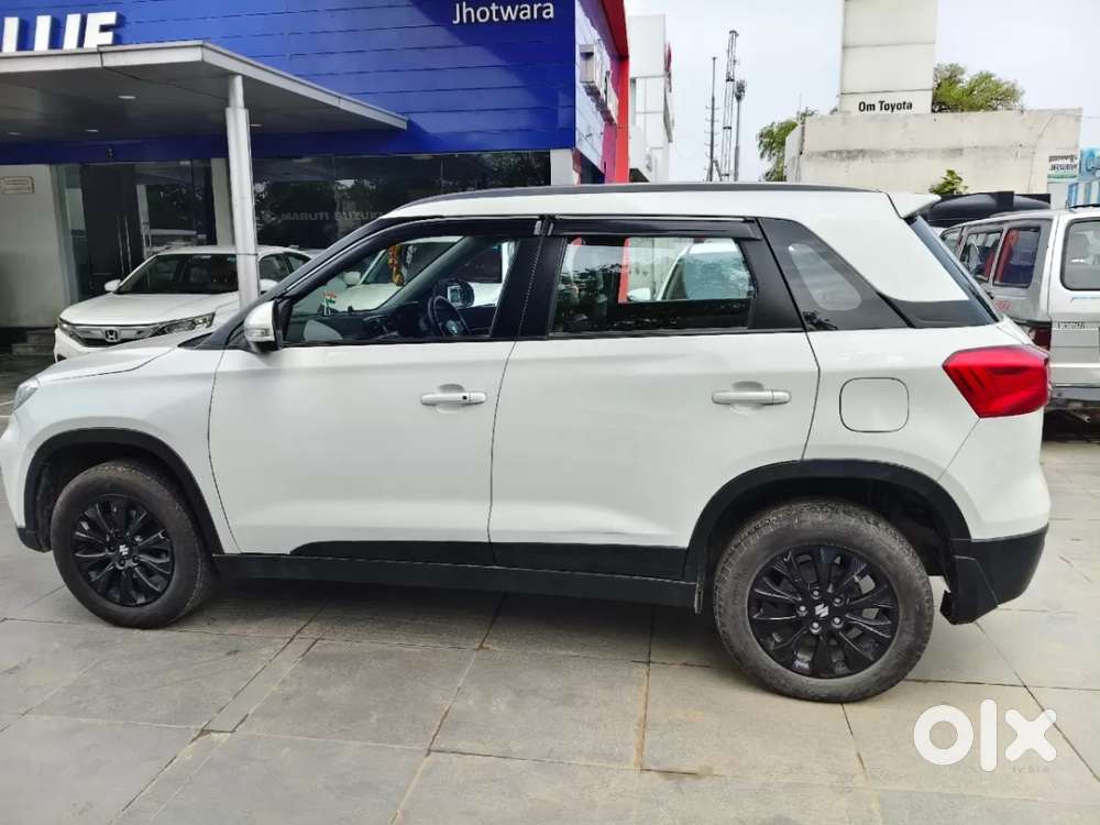 Maruti Suzuki Vitara Brezza 1.5 Zxi At, 2022, Petrol