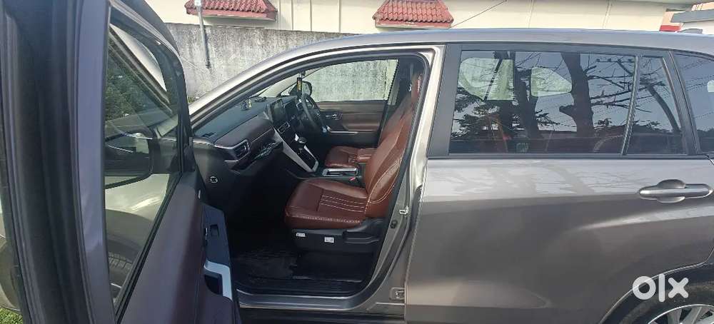 Toyota Innova Hycross Gx(o) 8s 2025 Petrol Automatic
