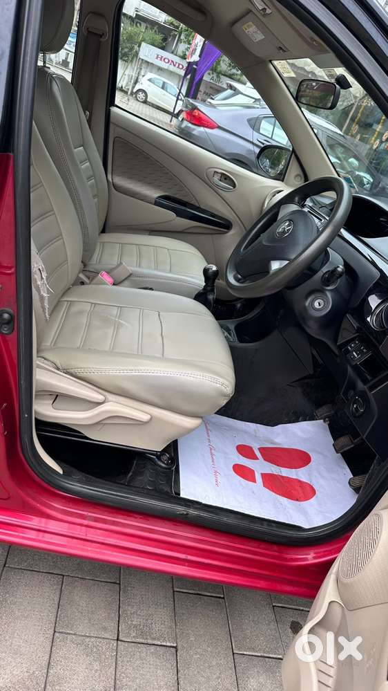 Toyota Etios Liva V Dual Tone, 2019, Petrol