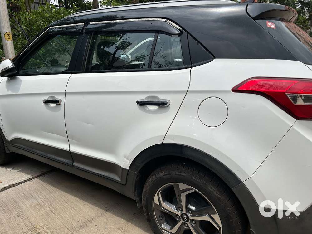 Creta 1.6 Petrol Dual Tone