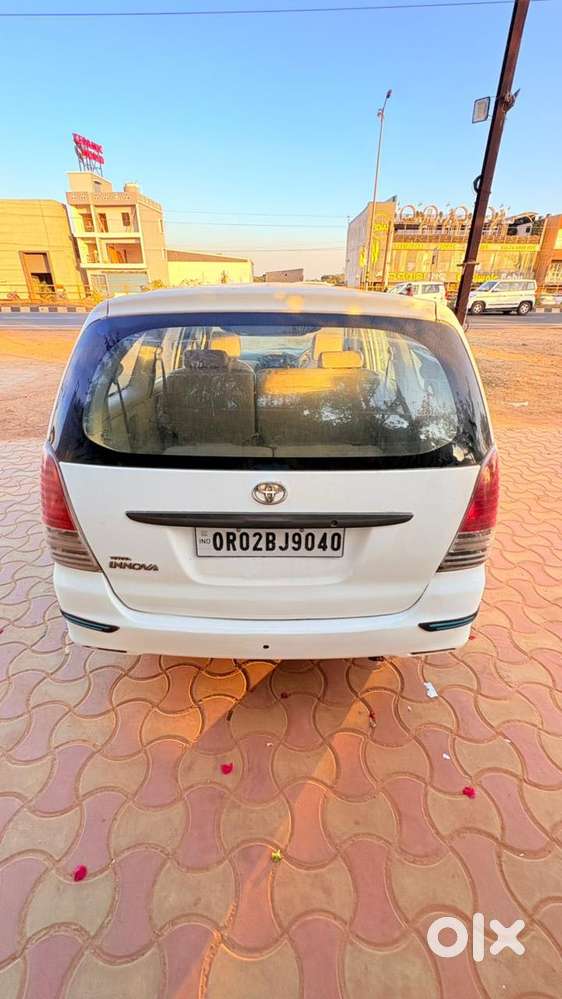 Toyota Innova 2.5 G (diesel) 8 Seater, 2010, Diesel