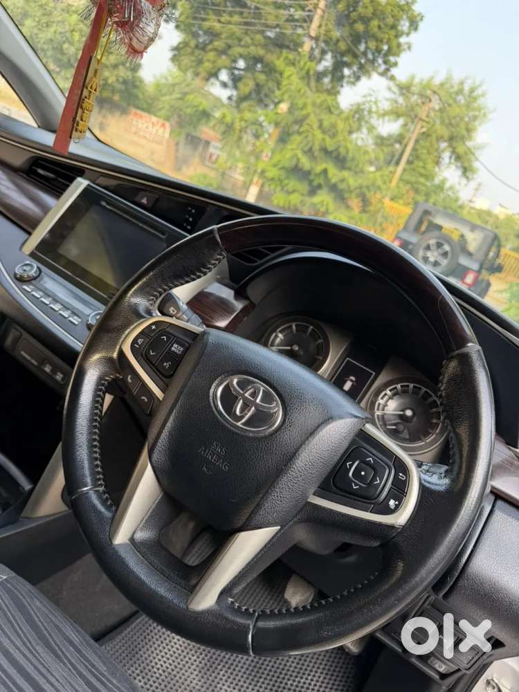 Toyota Innova Crysta 2.4 V 7 Str, 2017, Diesel
