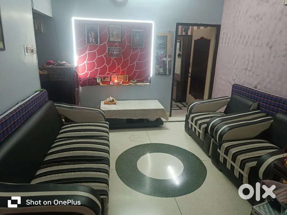 Sofa & center table