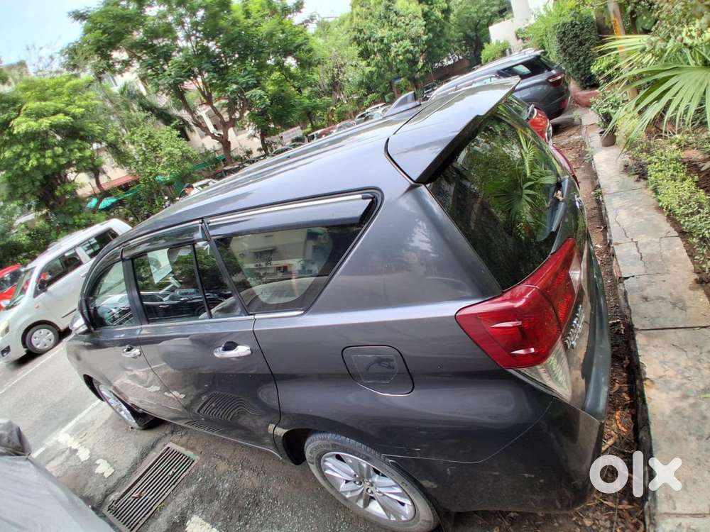 Toyota Innova Crysta 2.8z Automatic, 2016, Diesel