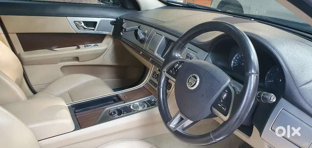 Jaguar Xf 2013 Diesel 56000 Km Driven