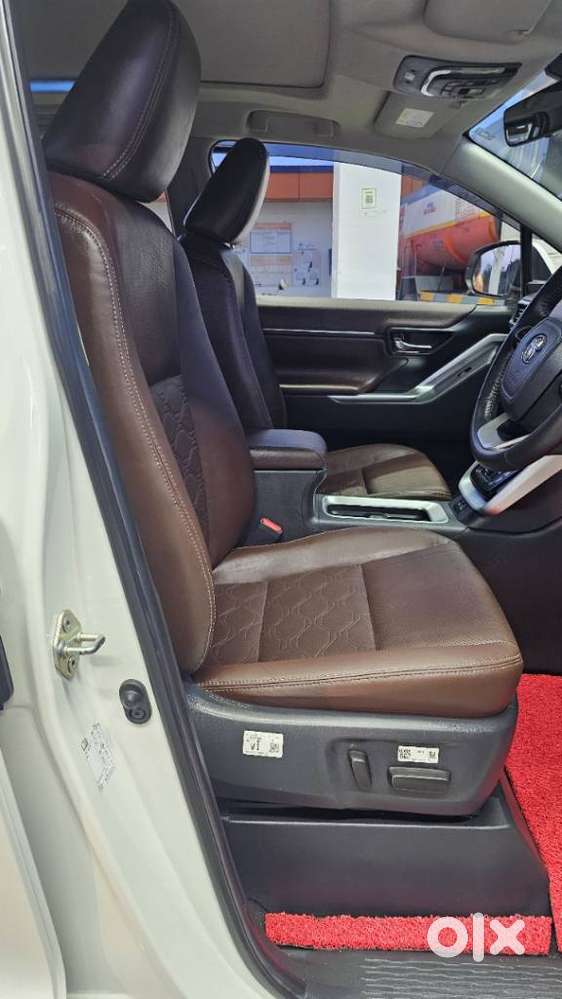 Toyota Innova Hycross 2.0 Zx (o) Hybrid 7 Str, 2025, Petrol
