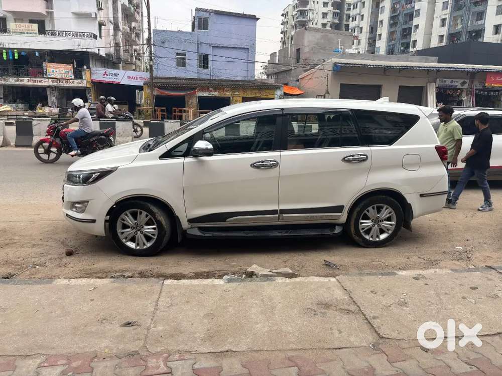 Toyota Innova Crysta Desember 2018 White