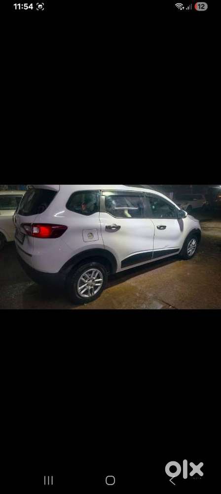 Renault Triber Rxt, 2022, Petrol